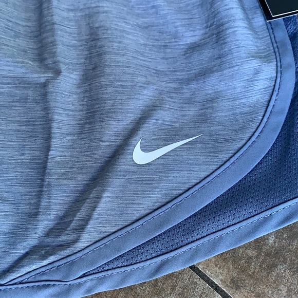 NIKE WMNS RUNNING SHORTS - Picture 6 of 16